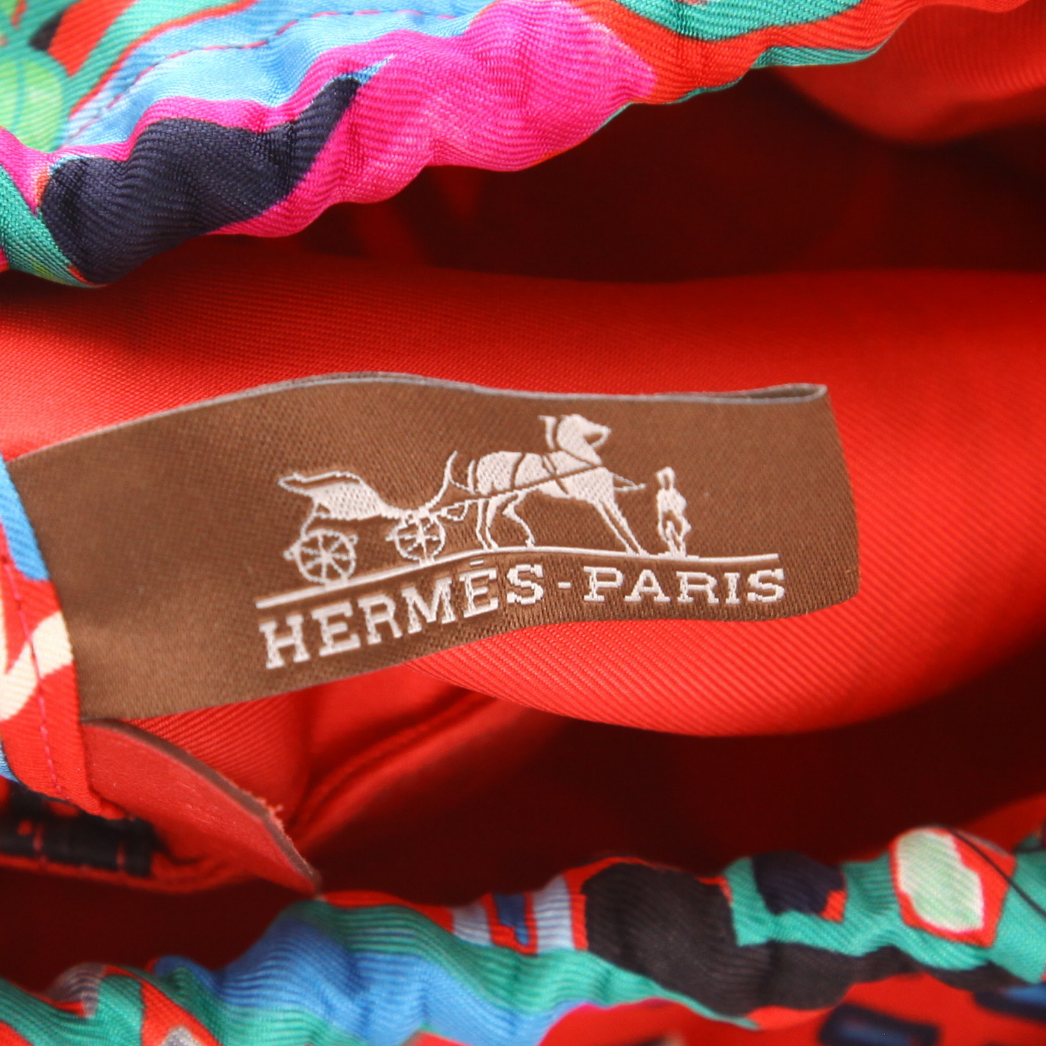 Sac à main Hermès  Musardine en cuir epsom rouge et twill de soie multicolore - Detail D2