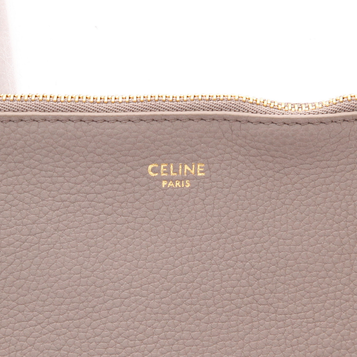 Bolso de mano Celine Seau 16 de piel granulada color topo - Detail D2