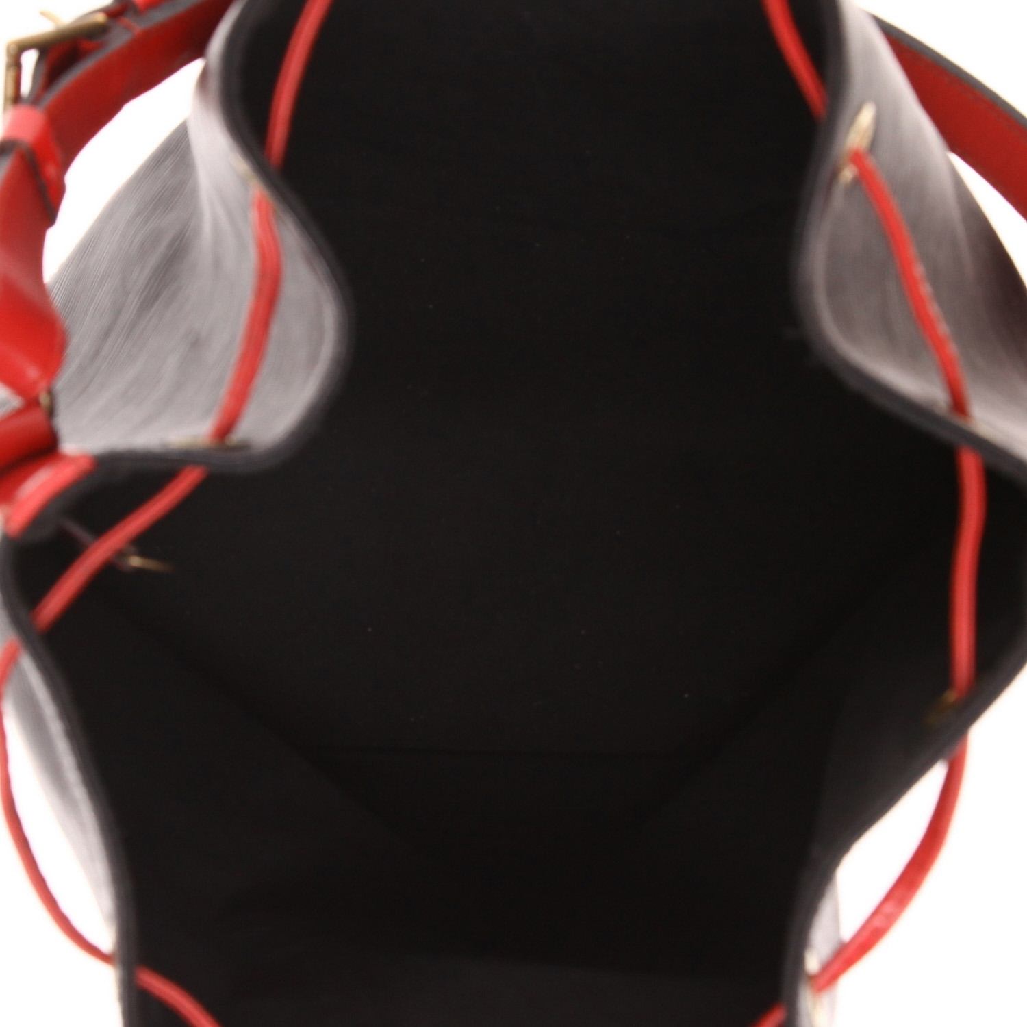 Sac à main Louis Vuitton  Grand Noé en cuir épi noir et rouge - Detail D3