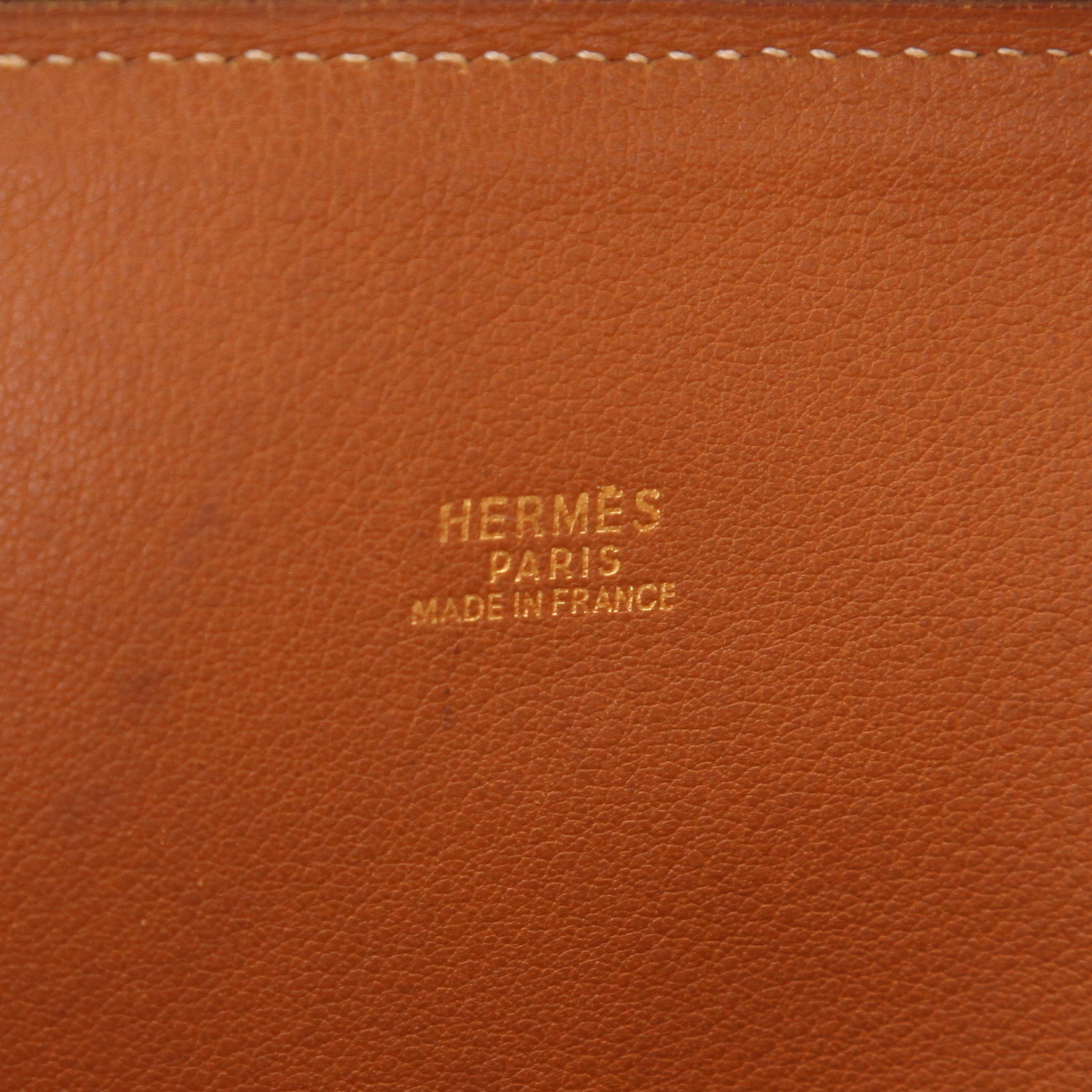 Hermès  Bolide 35 cm handbag  in gold Swift leather - Detail D2