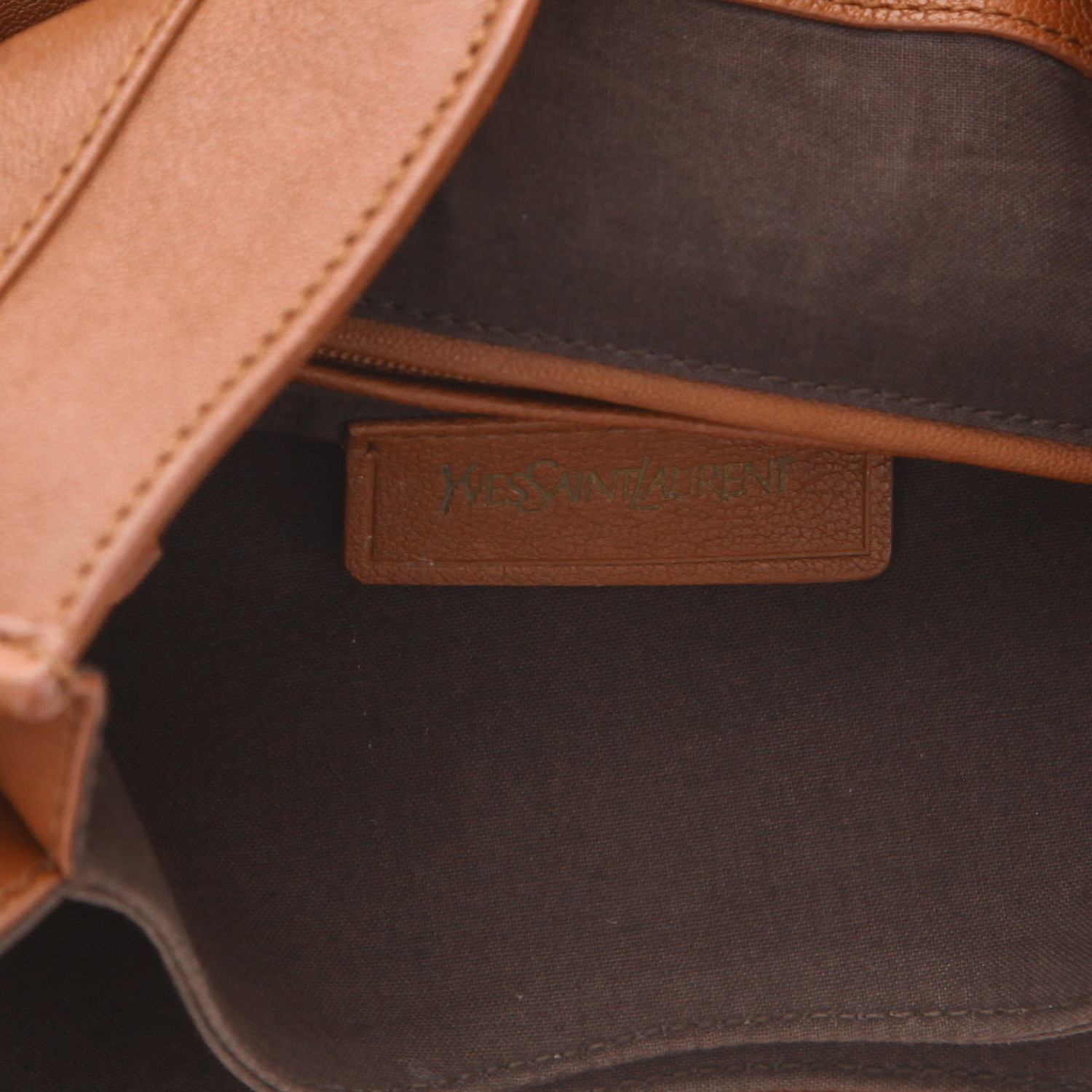 Borsa a tracolla Saint Laurent Chyc in pelle marrone - Detail D2