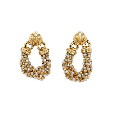 Paire de clips d'oreilles Bulgari  en or jaune et perles de culture