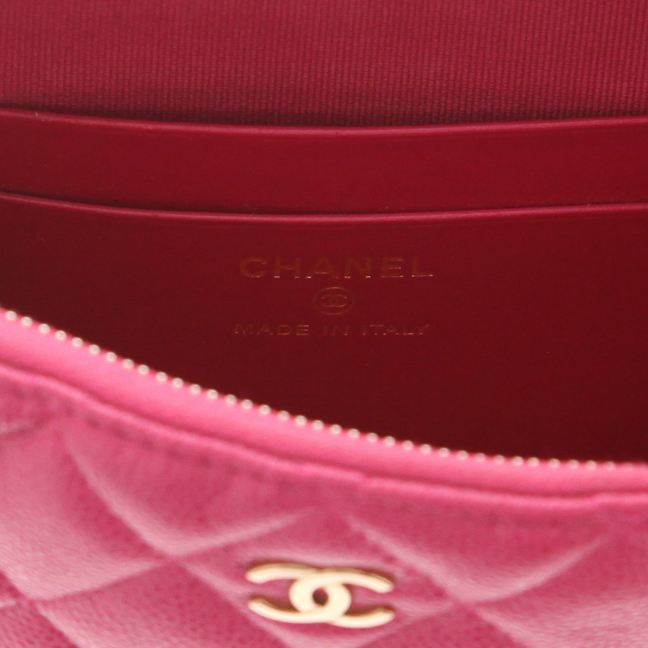 Chanel ‘Wallet on Chain’ shoulder bag in pink quilted grained leather - Detail D2