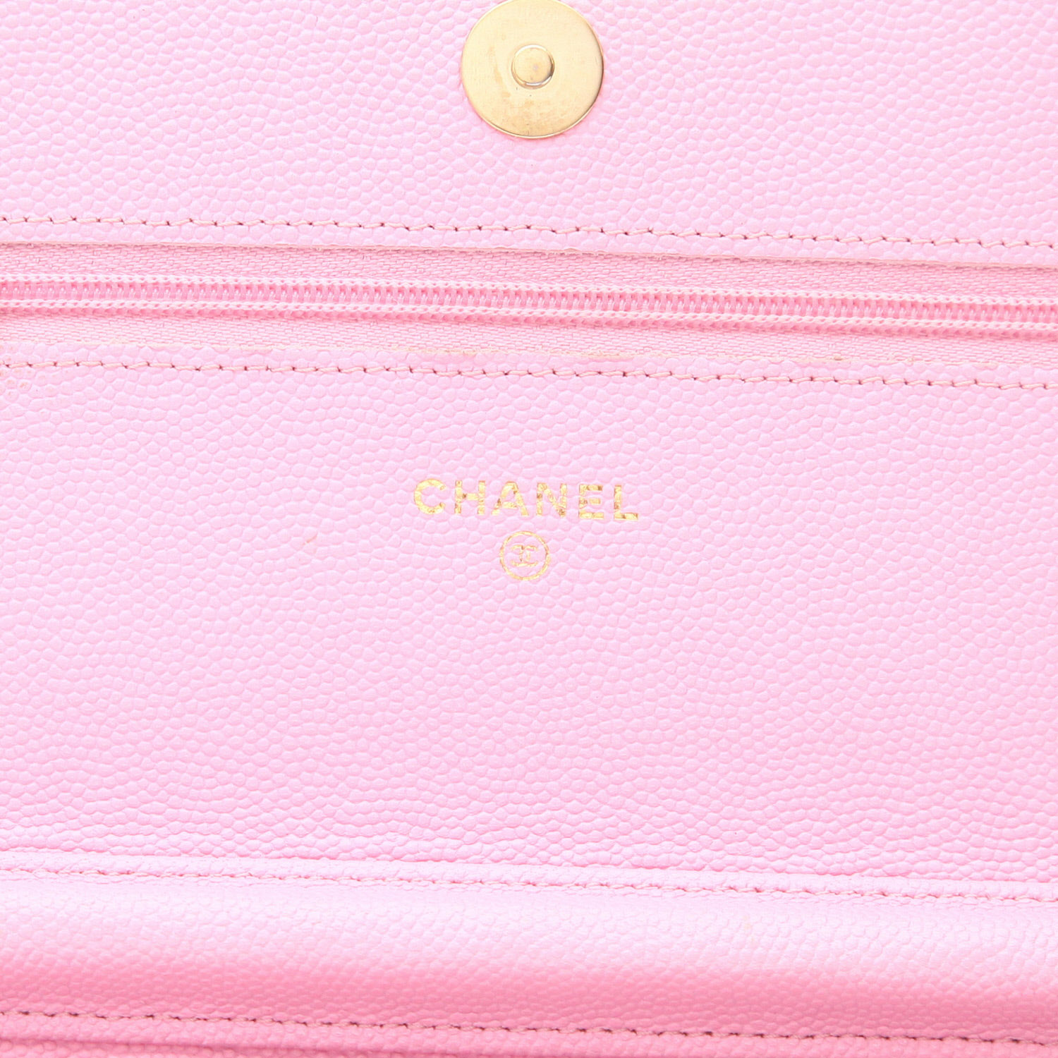 Chanel ‘Wallet on Chain’ shoulder bag in pink quilted grained leather - Detail D2