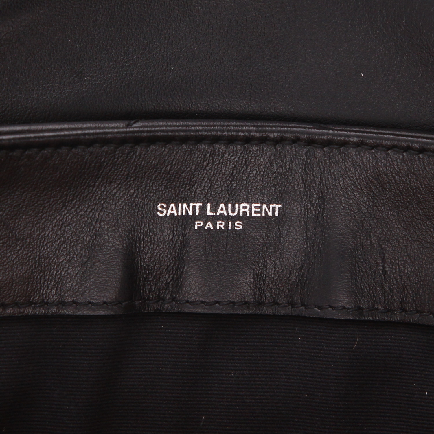 Saint Laurent Loulou small shoulder bag in black herringbone-quilted leather - Detail D2