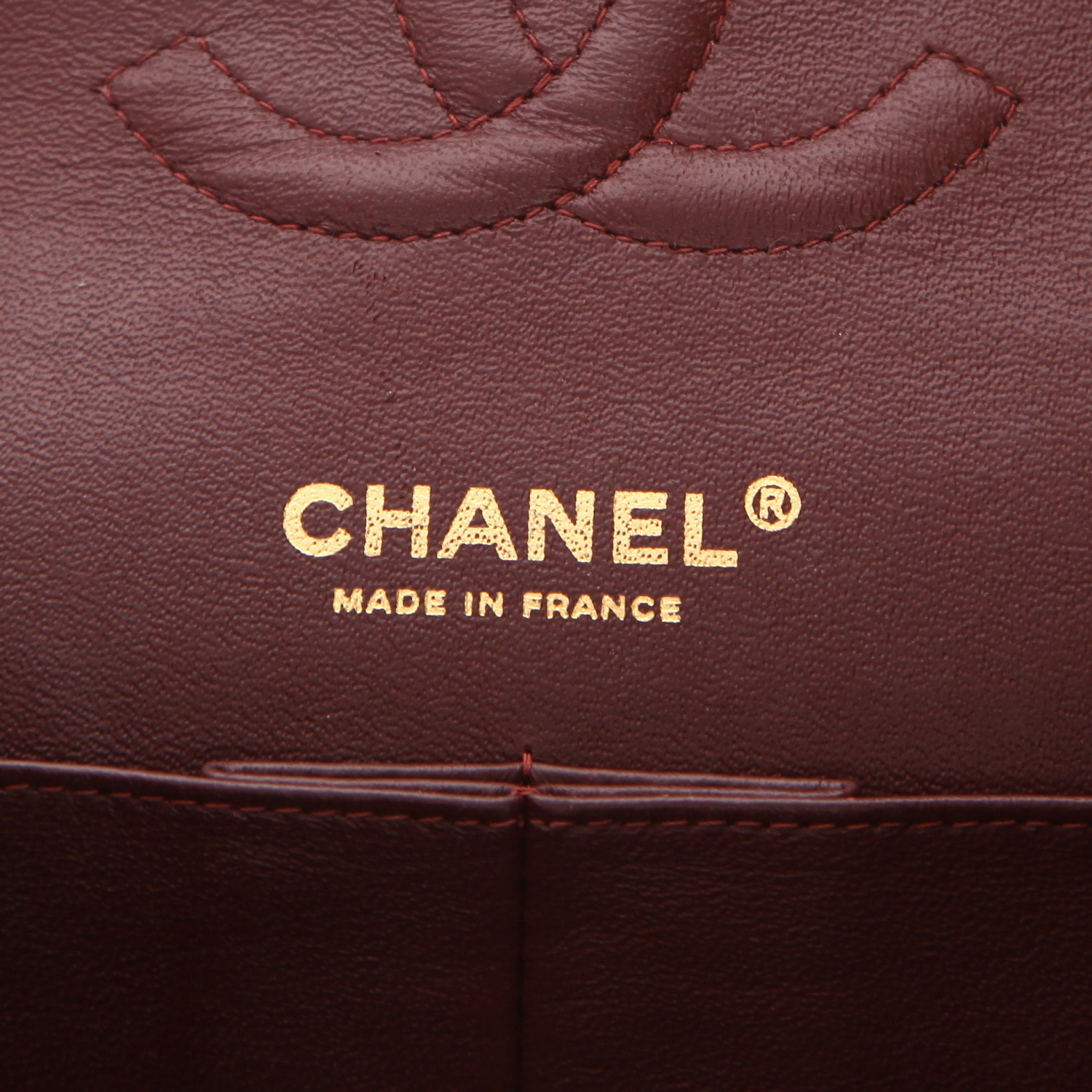 Chanel Timeless Classic handbag in black quilted leather - Detail D2
