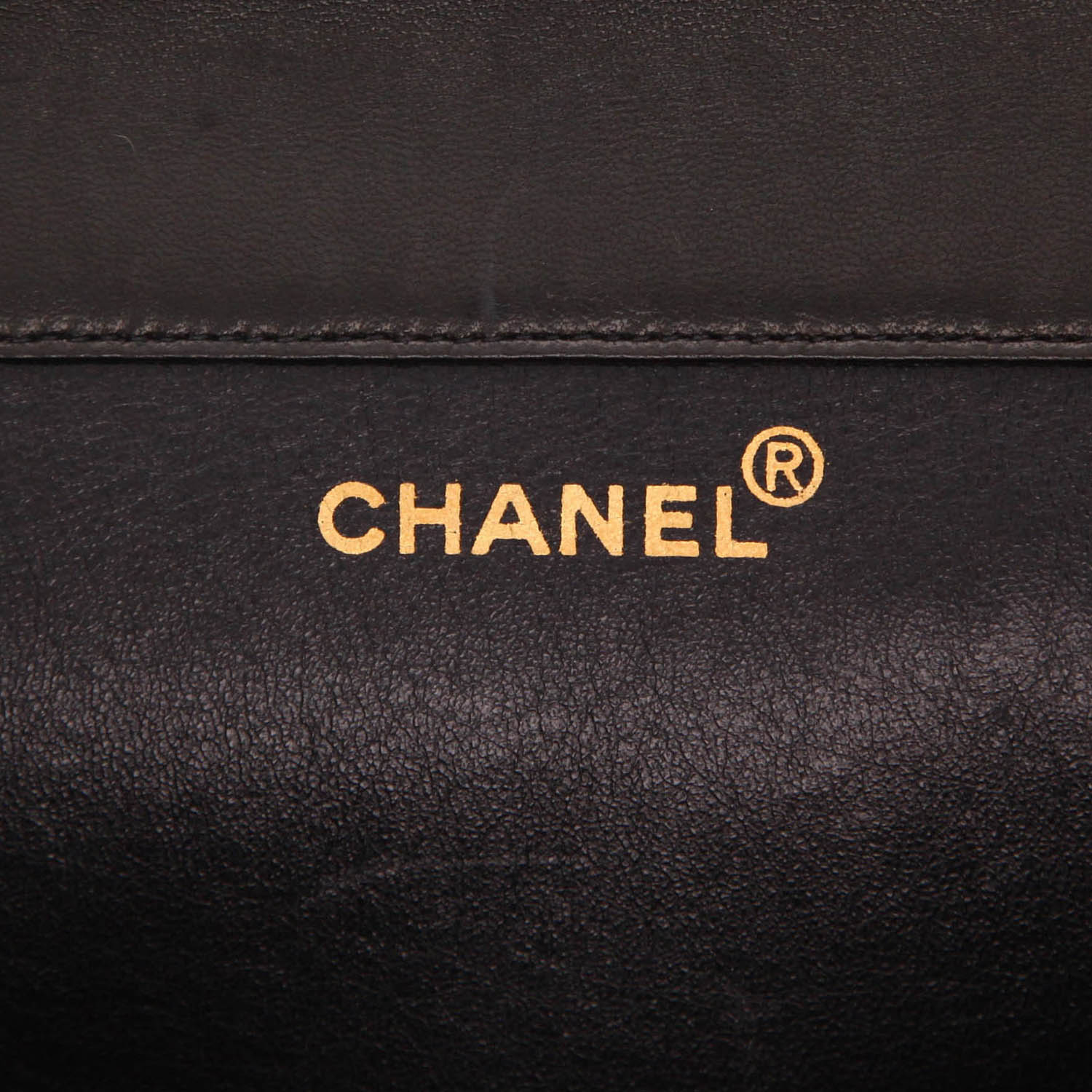 Sac à main Chanel  Timeless Jumbo édition limitée en cuir grainé matelassé noir - Detail D3