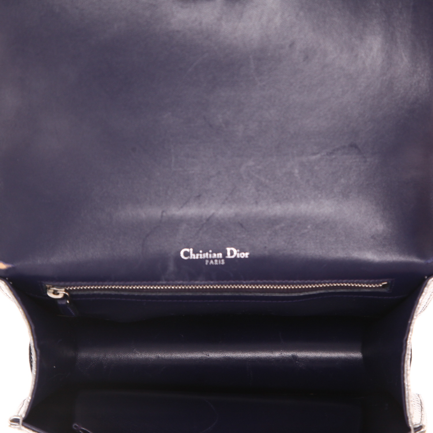 Diorama handbag by Dior in silver and blue patent leather - Detail D3