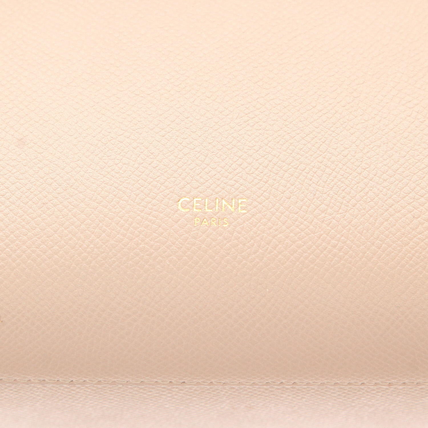 Celine Belt Nano shoulder bag in beige grained leather - Detail D2