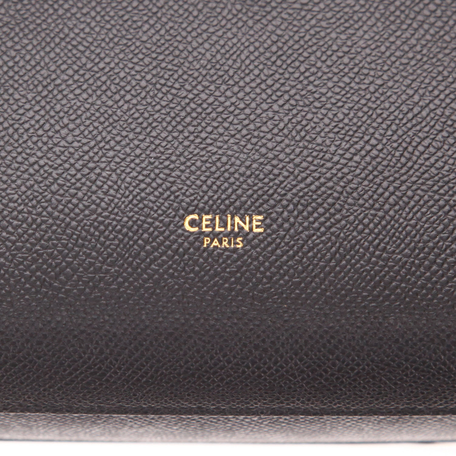 Celine Belt Nano shoulder bag in black grained leather - Detail D2