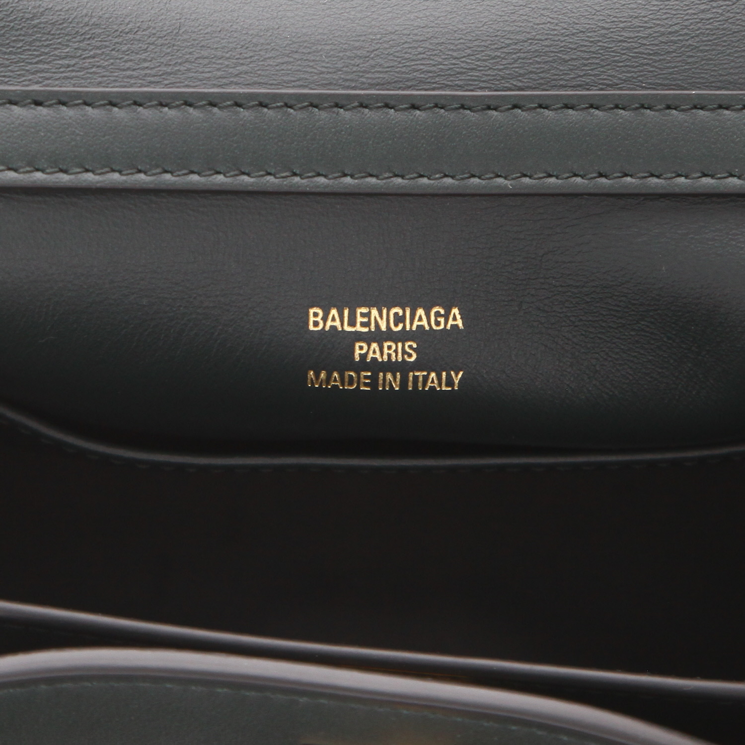Balenciaga Rodeo shoulder bag in khaki-green leather - Detail D2