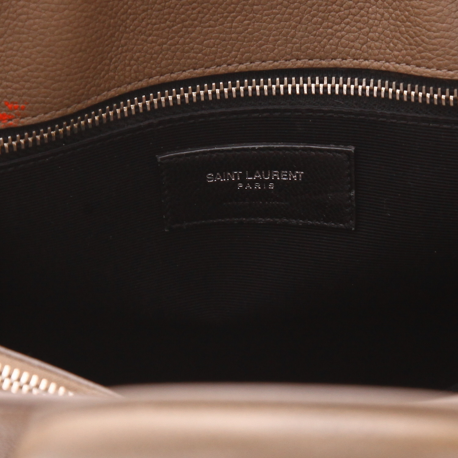 Bolso de mano Saint Laurent  Bolso de día, modelo pequeño,  de piel granulada beige - Detail D2