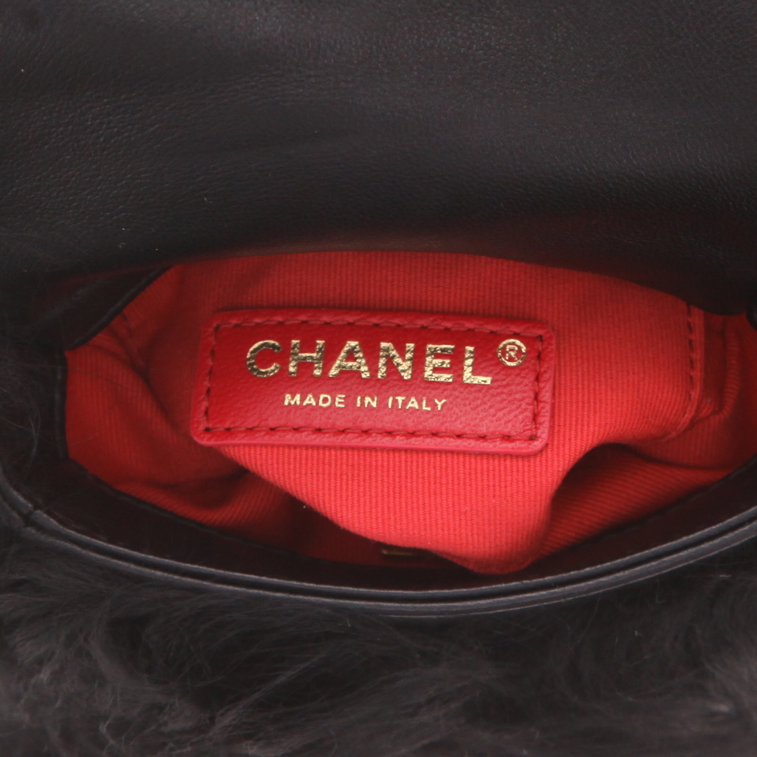 Chanel shoulder bag in black faux fur - Detail D2