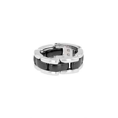 Anello morbido Chanel Ultra, modello medio, in oro bianco e ceramica