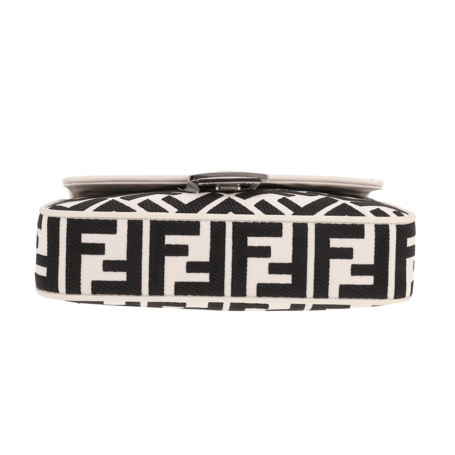 Fendi Baguette shoulder bag in Noir and Blanc logo-print canvas - Detail D1