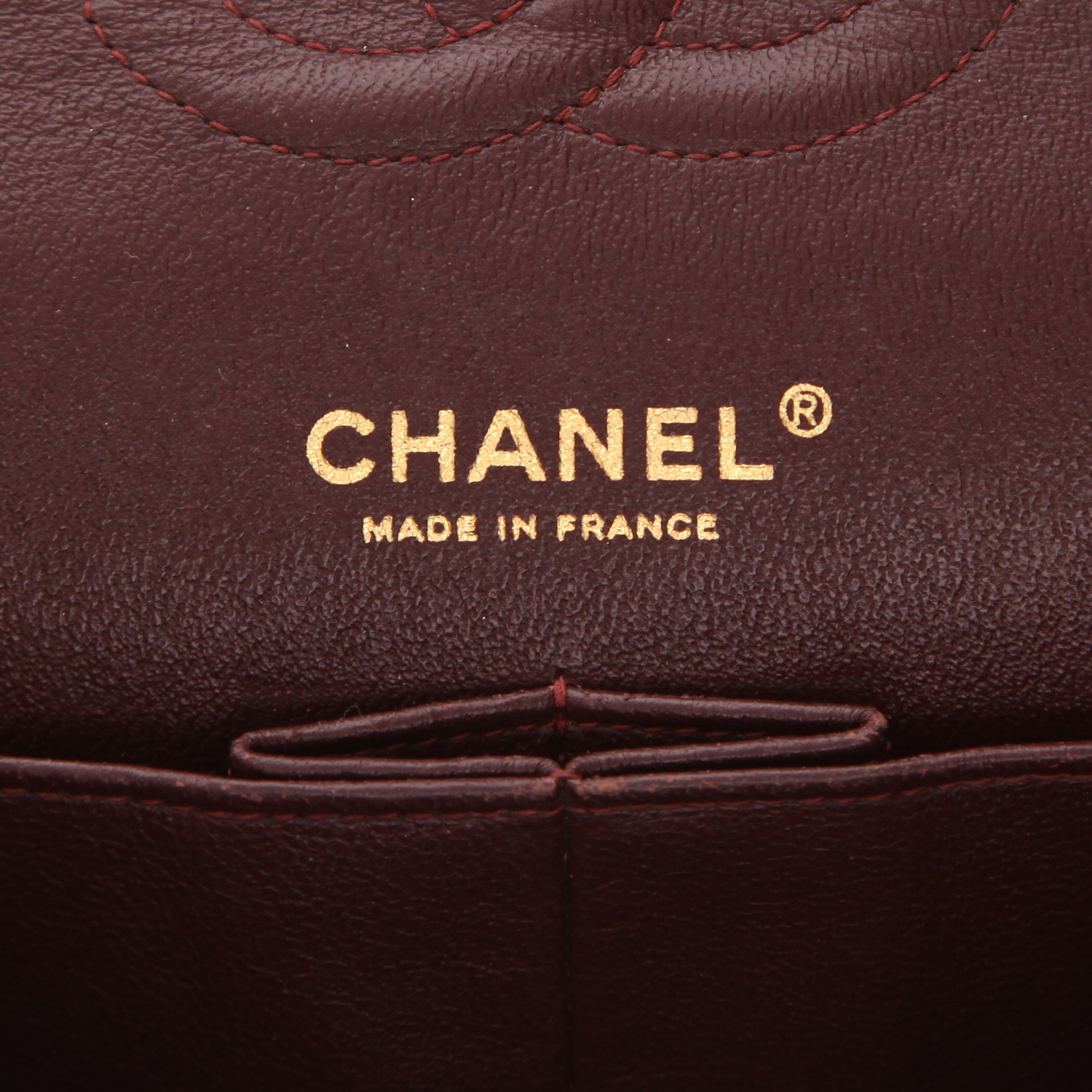 Sac à main Chanel  Timeless Classic en cuir matelassé noir - Detail D2