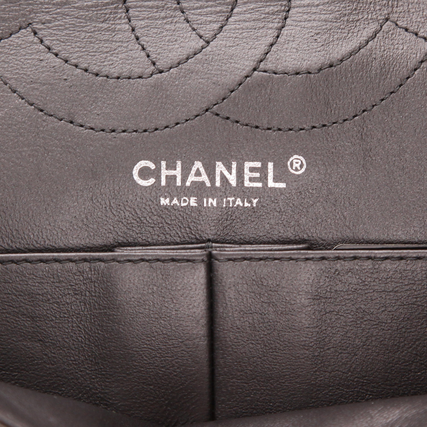 Borsa a tracolla Chanel 2.55, modello grande, in pelle trapuntata argentata - Detail D2