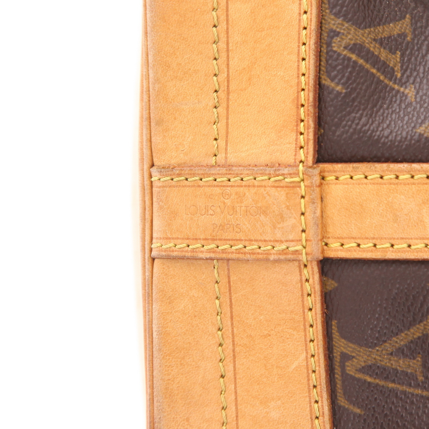 Louis Vuitton Noé handbag in brown Monogram canvas and natural leather - Detail D2
