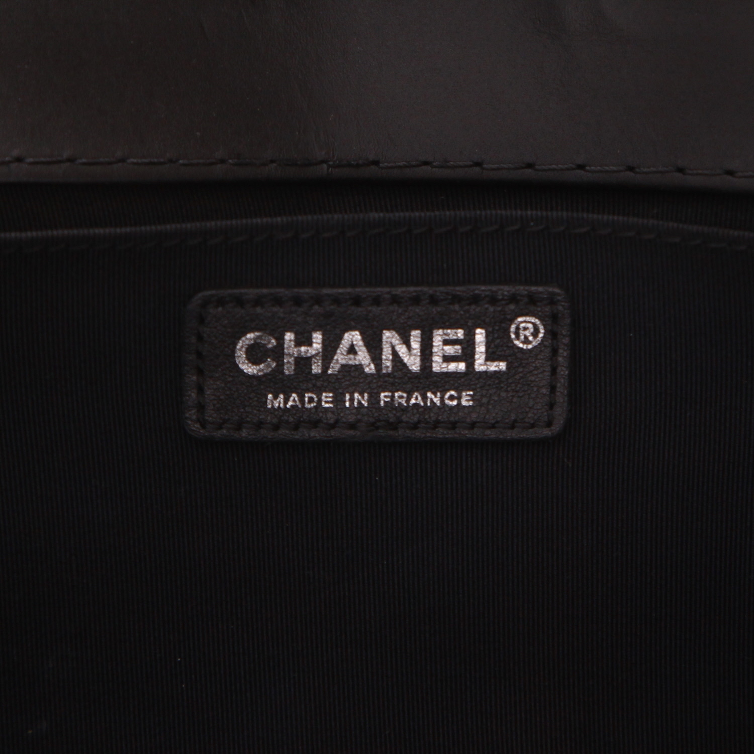 Borsa a tracolla Chanel Boy in pelle trapuntata nera - Detail D2