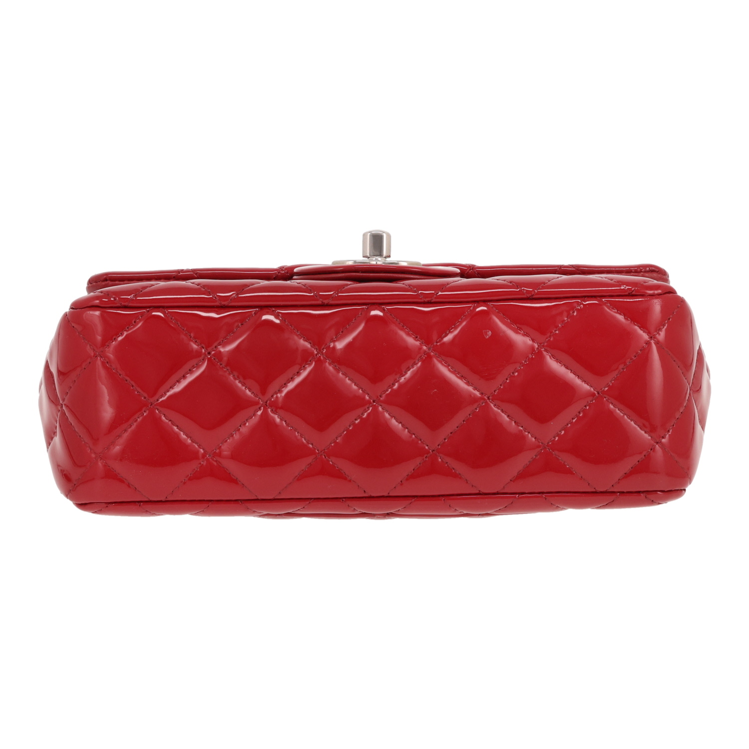Chanel Mini Timeless shoulder bag in red quilted patent leather - Detail D1