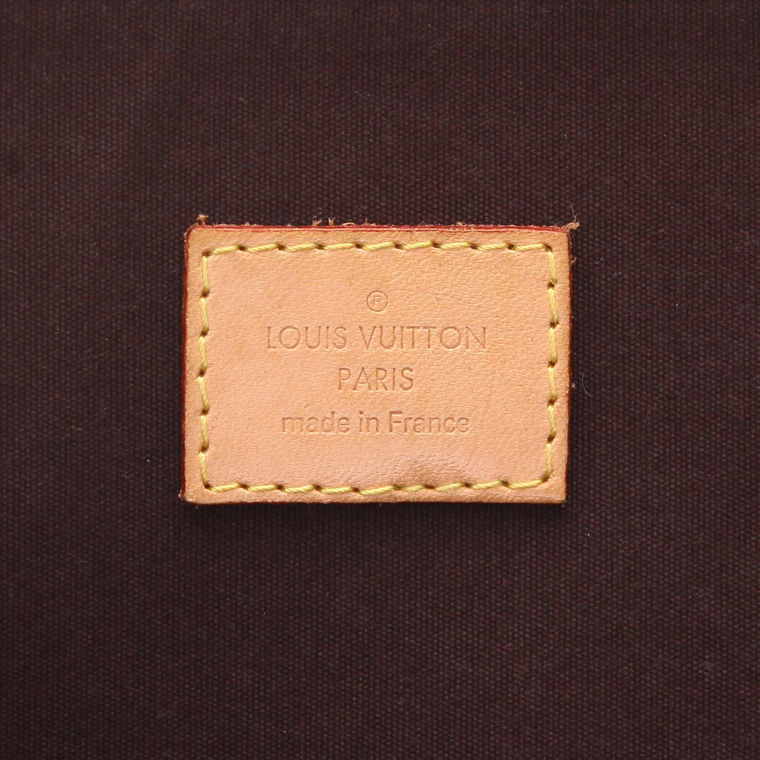 Sac à main Louis Vuitton  Alma en cuir verni aubergine - Detail D2