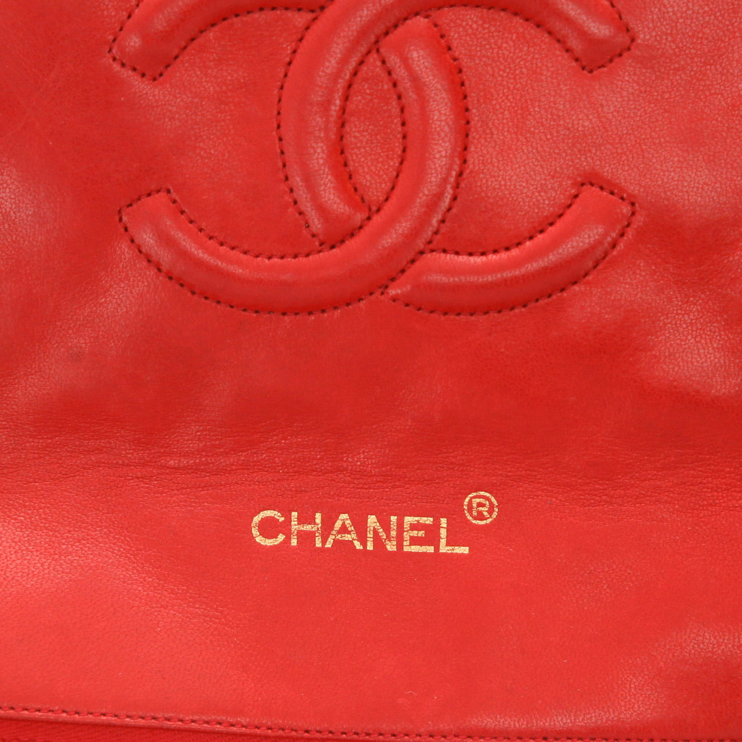 Borsa Chanel Timeless Classic in pelle trapuntata rossa e pelle Bleu Marine - Detail D2