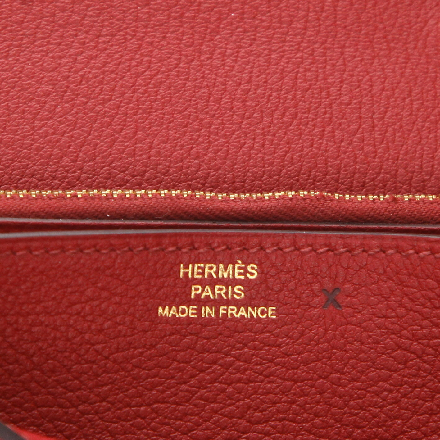 Hermès Convoyeur shoulder bag in Rouge Grenat Togo leather - Detail D2