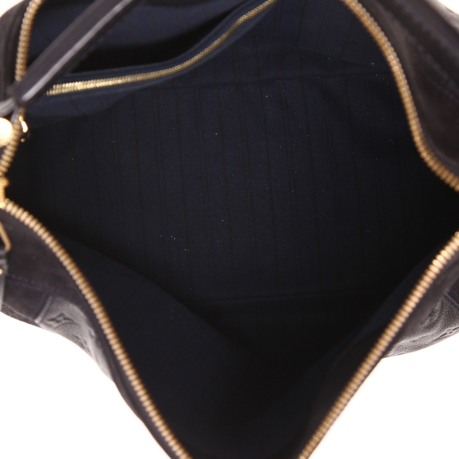 Sac à main Louis Vuitton  Audacieuse en cuir monogram empreinte bleu-marine et Veau velours bleu-marine - Detail D3