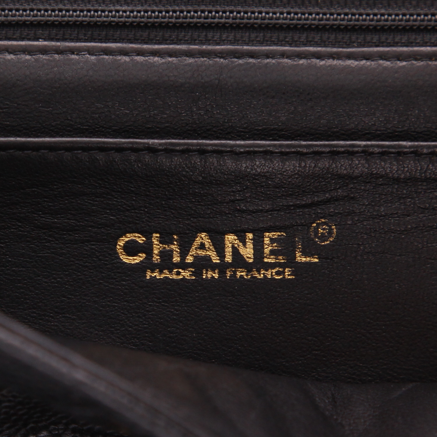 Bolso Chanel «Timeless Jumbo» de piel granulada acolchada Noir - Detail D2