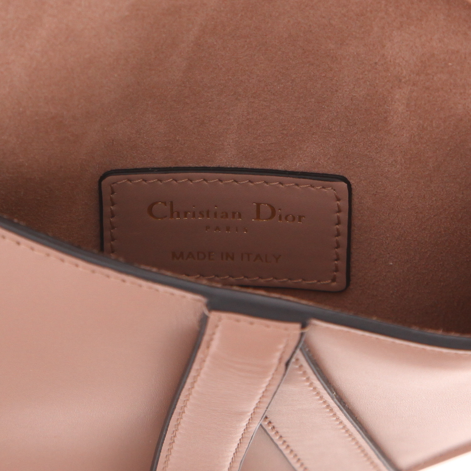 Pochette-ceinture Dior  Pochette Saddle en cuir beige-rosé - Detail D2
