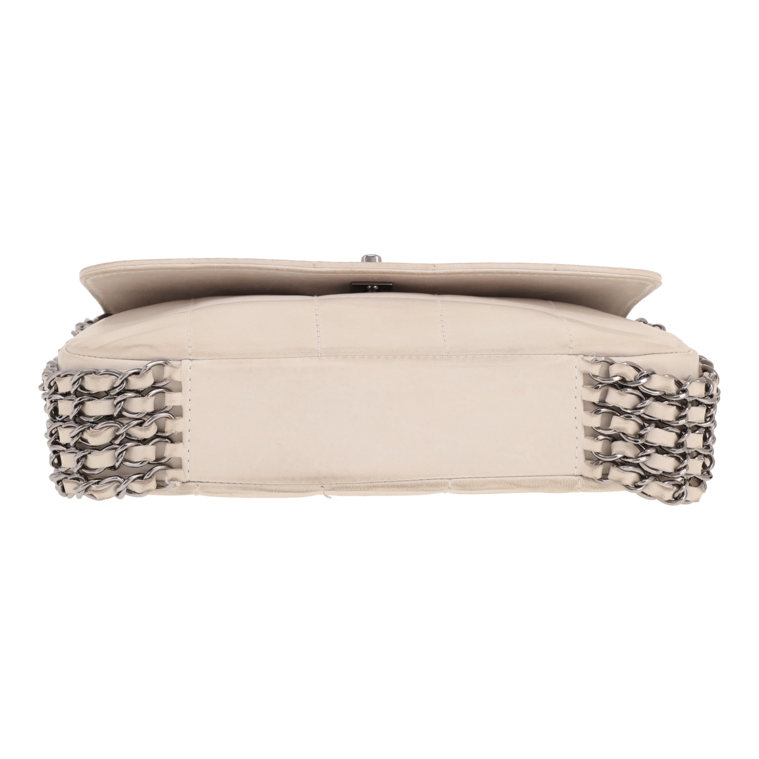 Sac à main Chanel  Timeless en cuir matelassé blanc-cassé - Detail D1