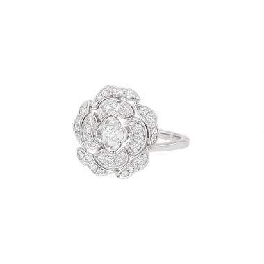 Anello Chanel “Bouton de Camélia”, modello piccolo, in oro bianco e diamanti