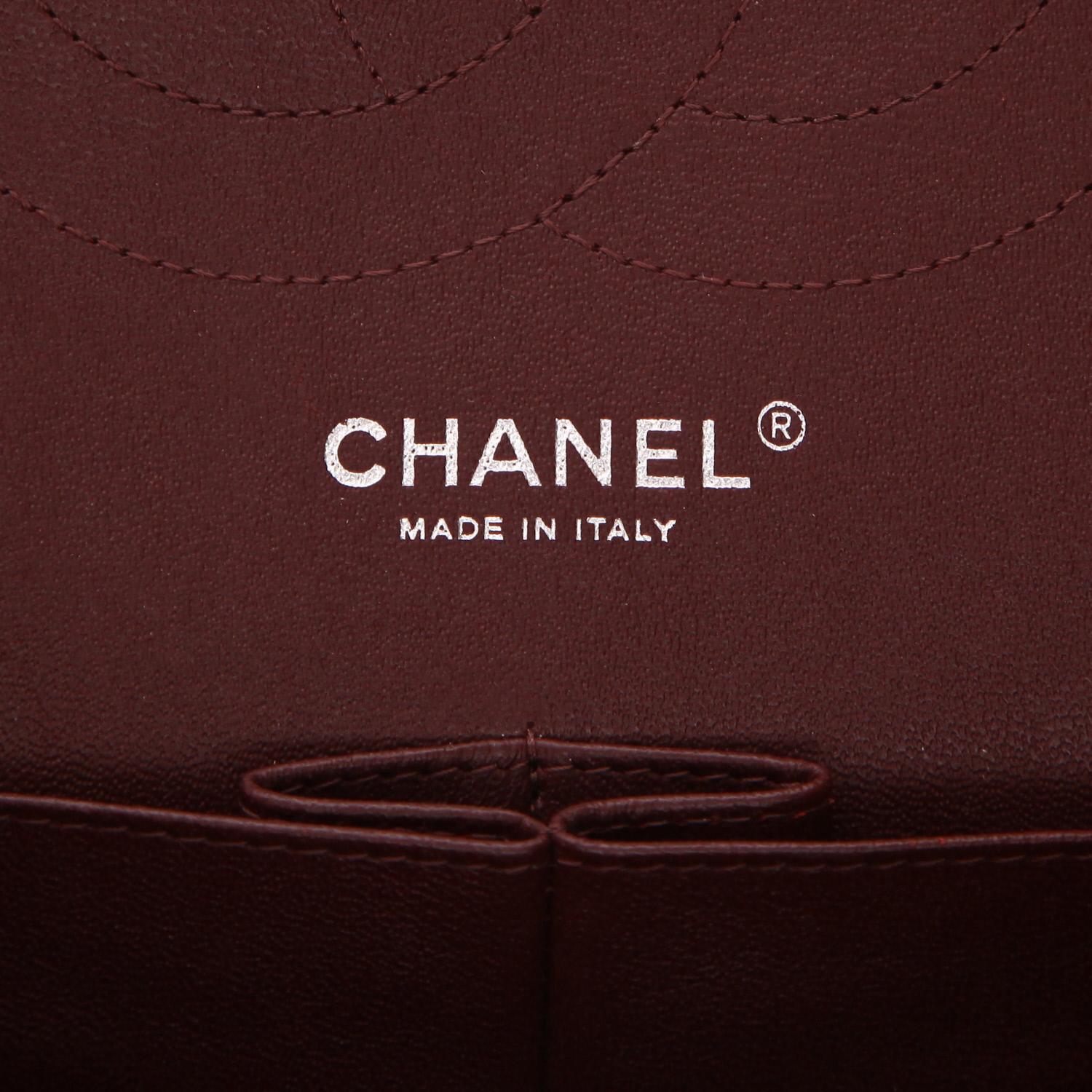 Borsa a tracolla Chanel Timeless Jumbo in pelle martellata nera - Detail D2