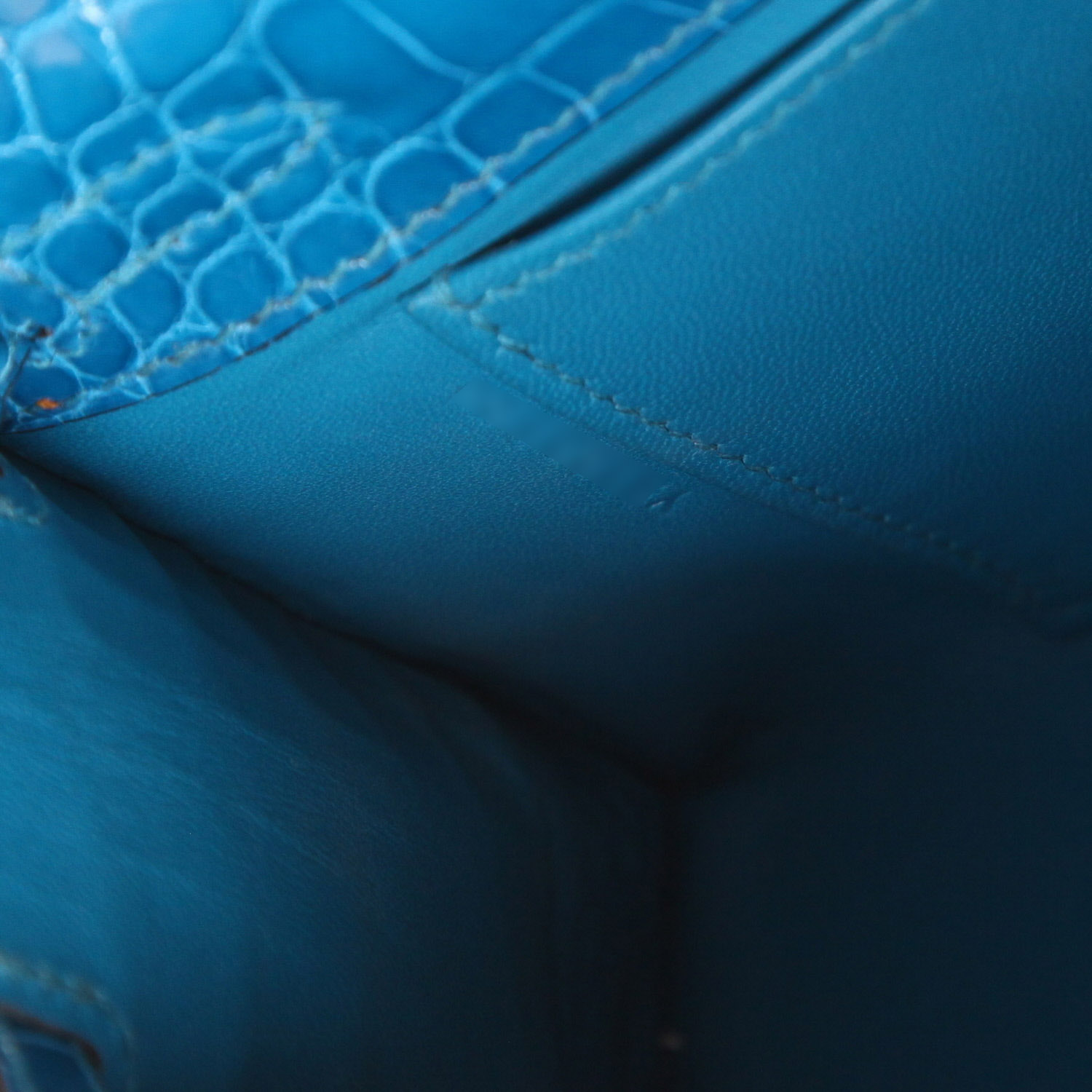 Pochette Hermès  Kelly - Clutch en alligator bleu - Detail D4
