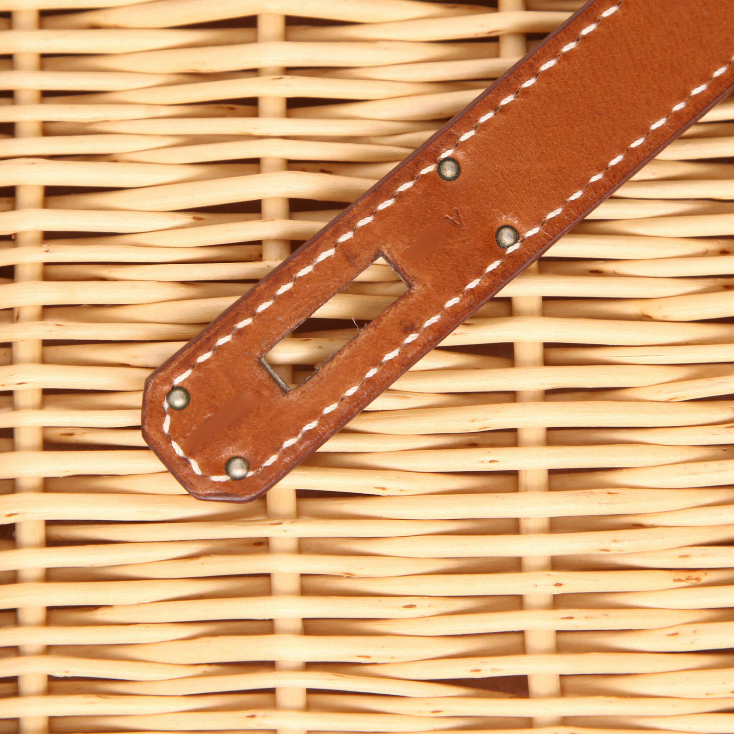 Bolso Hermès Kelly Picnic 35 de mimbre y piel Barénia Fauve - Detail D4