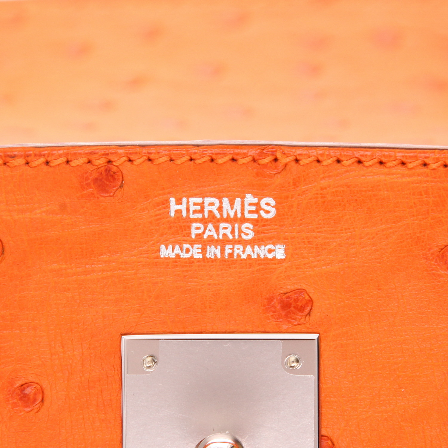 Bolso Hermès Birkin de 30 cm de piel de avestruz en color Tangerine - Detail D2