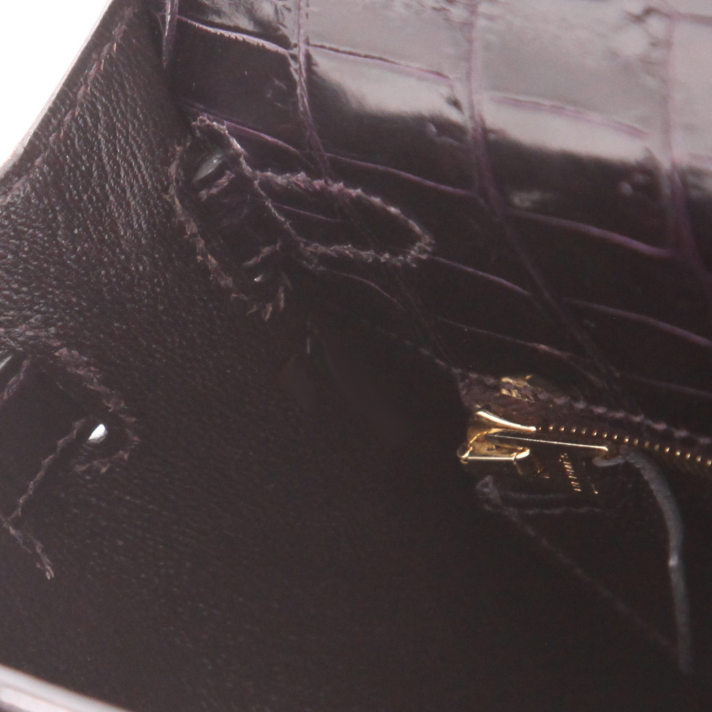 Sac à main Hermès  Kelly 25 cm en crocodile niloticus aubergine - Detail D4