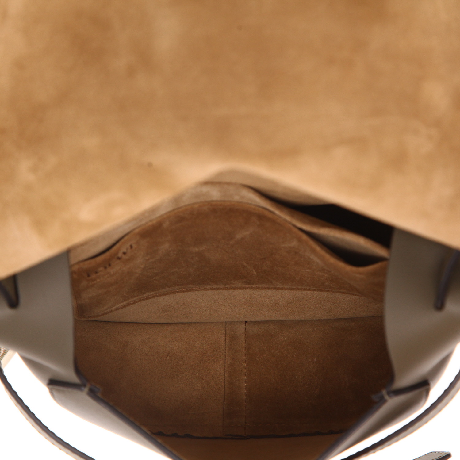 Loewe Gate shoulder bag in khaki-green leather - Detail D3