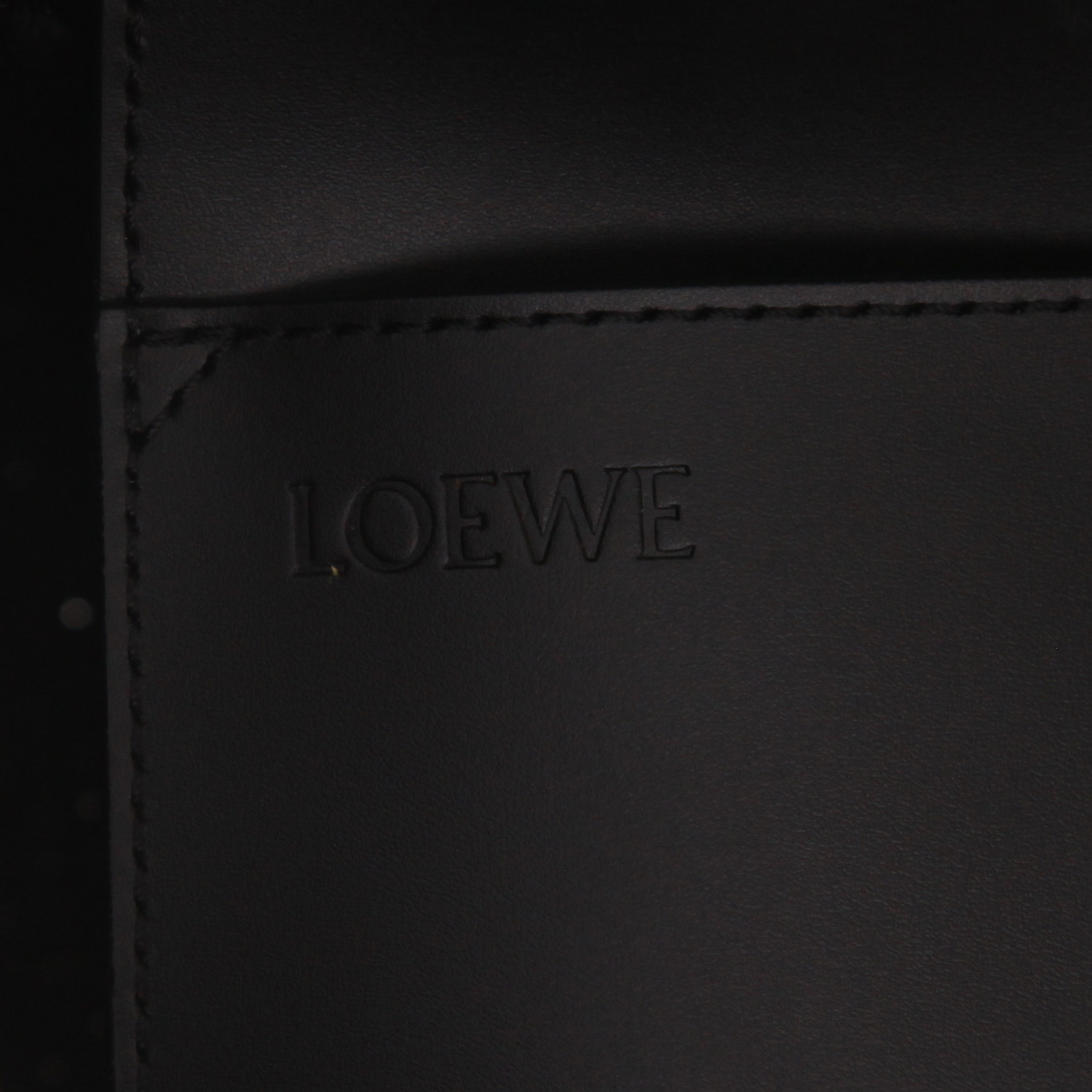 Bolso de Loewe de rafia bicolor en blanco y negro y piel negra - Detail D2