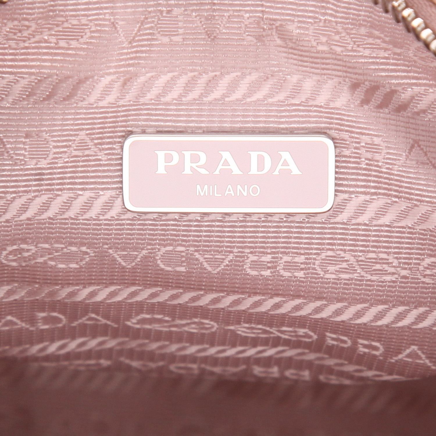 Bolso de mano Prada «Re-Edition 2000» de rafia bicolor en rosa y blanco - Detail D2