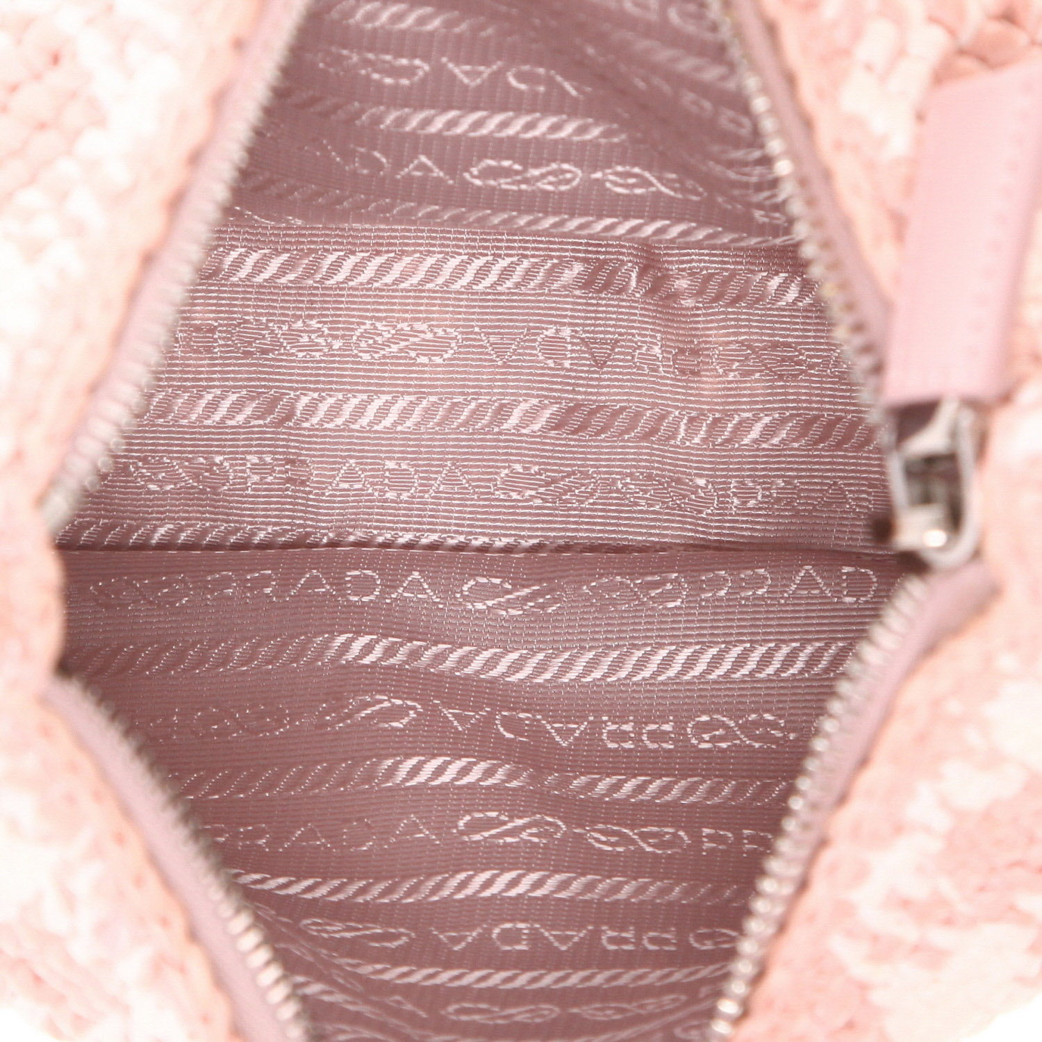 Prada Re-Edition 2000 handbag in two-tone pink and white raffia - Detail D3
