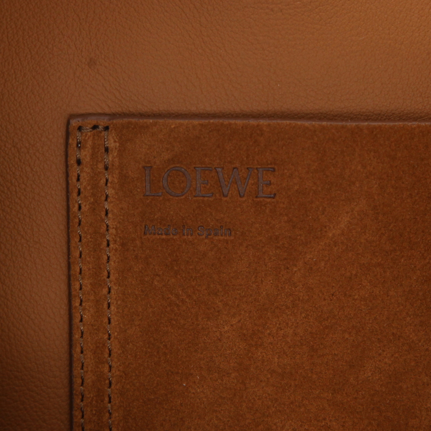 Borsa Loewe  Pebble in pelle di vitello Doblis marrone - Detail D2