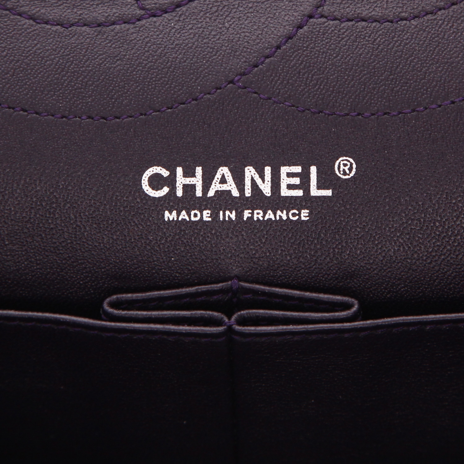 Borsa a tracolla Chanel 2.55 in pelle trapuntata viola - Detail D2