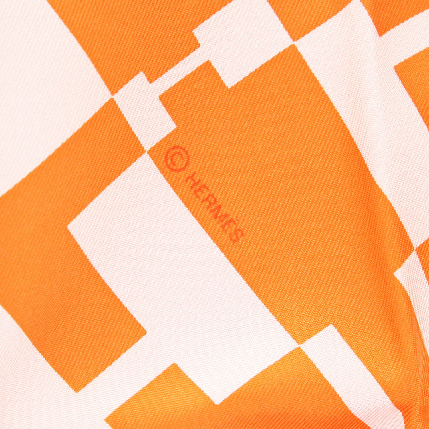 Bolso de mano Hermès Silky Pop - Shop Bag de sarga de seda naranja y piel marrón - Detail D2