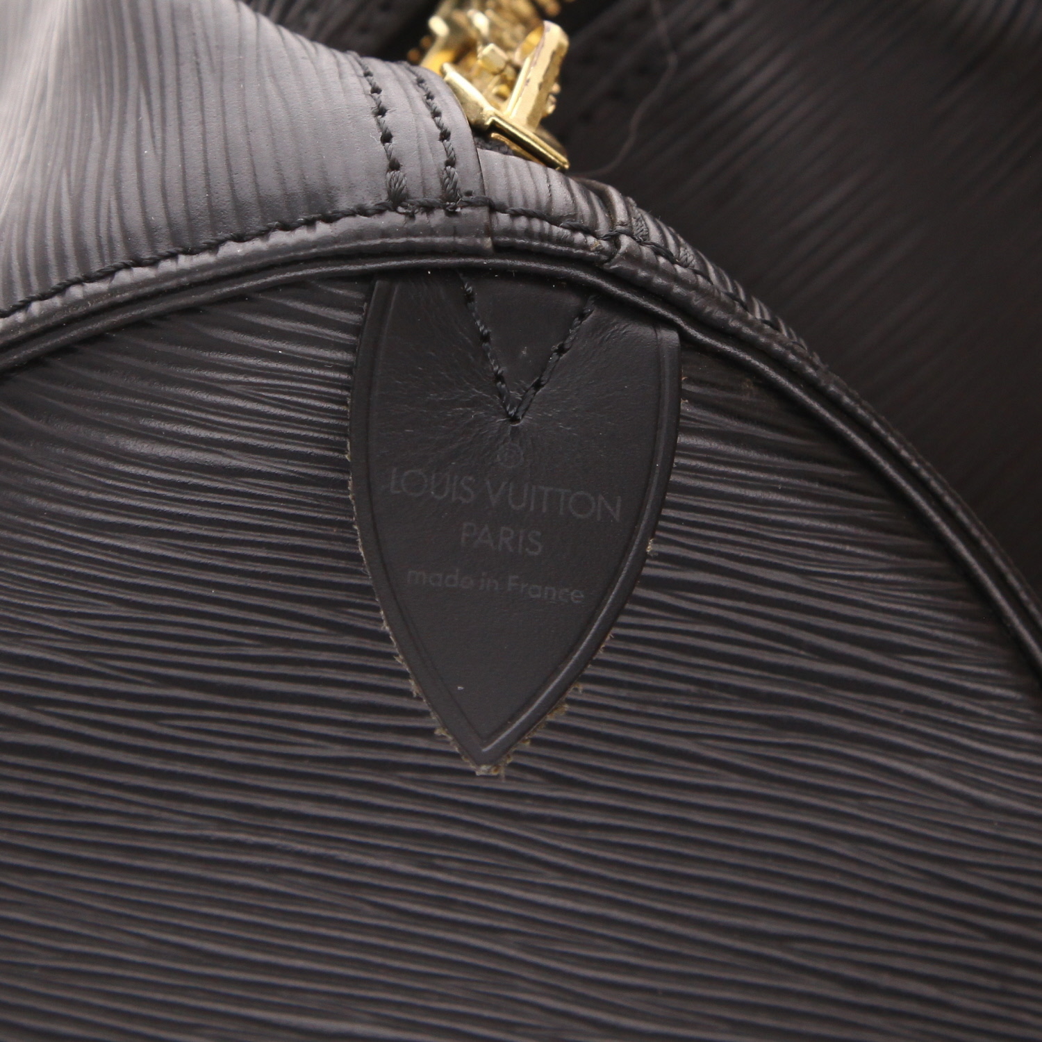 Borsa da viaggio Louis Vuitton Keepall 55 in pelle Épi nera - Detail D2