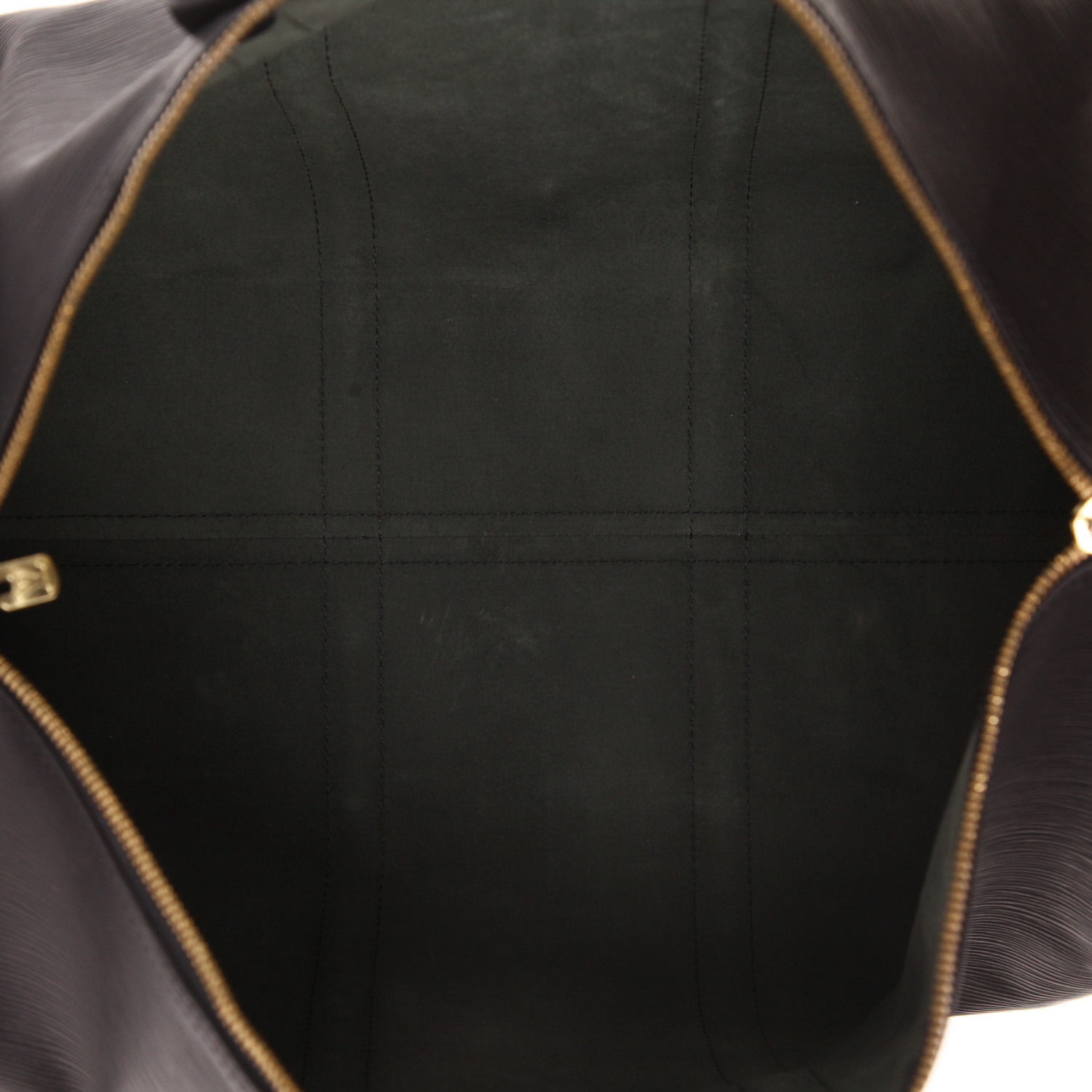 Louis Vuitton Keepall 55 travel bag in Noir Épi leather - Detail D3