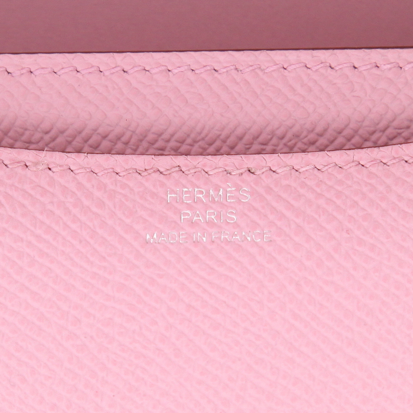 Sac bandoulière Hermès  Constance 18 cm en cuir epsom Mauve Sylvestre - Detail D2