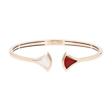 Bracciale a giro aperto Bulgari Diva's Dream in oro rosa, corniola e madreperla