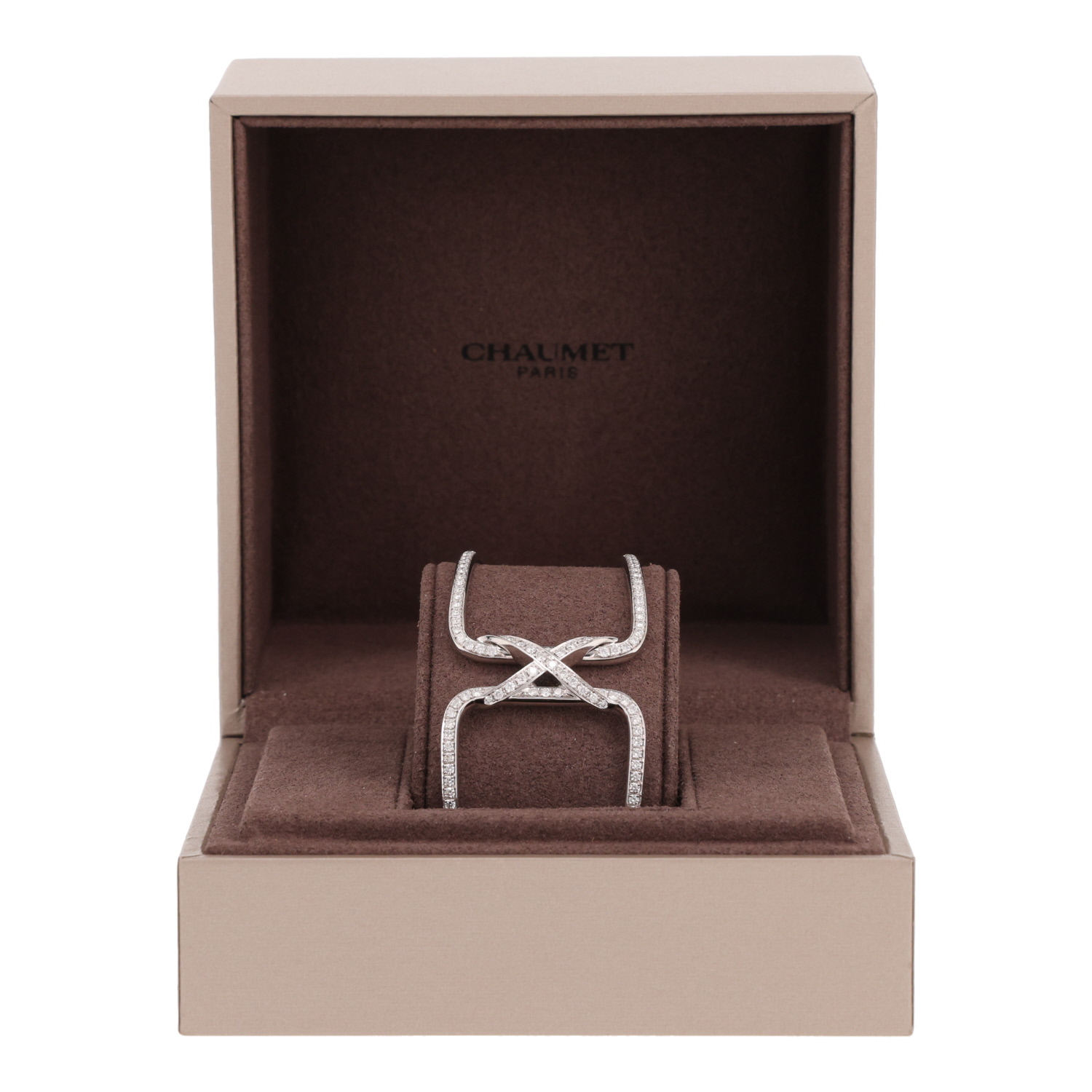 Pulsera tipo brazalete con cierre «Lien» de Chaumet, en oro blanco y diamantes