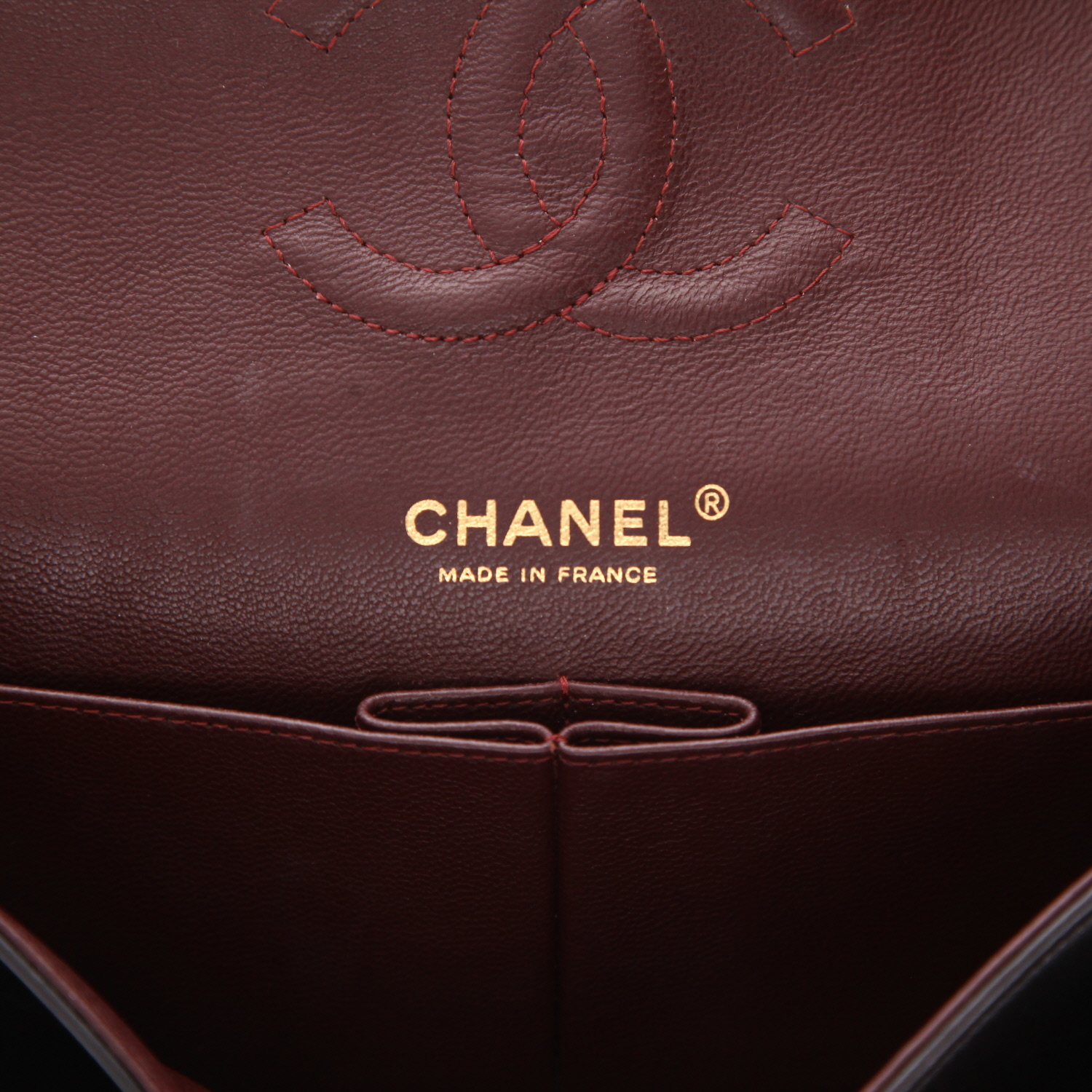 Sac à main Chanel  Timeless Classic en cuir matelassé noir - Detail D2